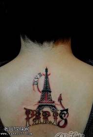 Patrón de tatuaxe na torre traseira