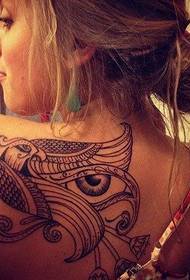 Egipto simbolinė nugaros tatuiruotė