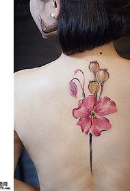 natrag uzorak tetovaže cvijeta maka