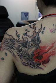 muguras personības koka aļņa tetovējums
