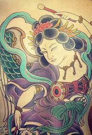 ritornu mudellu classicu di tatuaggi femminili