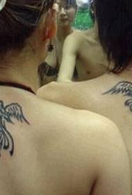 atzeko moda bikotea totem tatuaje
