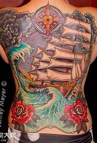 Patrón de tatuaxe de barco rosa traseiro