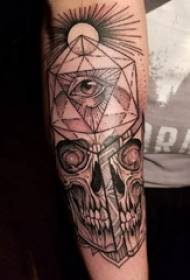 skedel tattoo, manlike arm, hurk en geometriese tatoo-prent