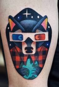Baile animalia tatuaje gizonezko ikaslearen besoa animalien tatuaje alternatiboko irudian