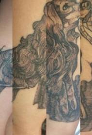 Hausdéier Tattoo Jongen Aarm op schwaarz gro Déier Tattoo Bild