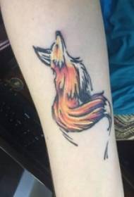 Baile animal tattoo girl colored fox tattoo picture on the arm