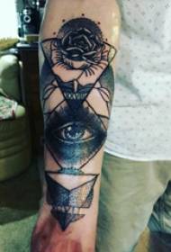 Eye and flower tattoo patroon skoolkind arm oog en blom tattoo foto