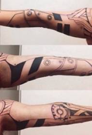 O braço do menino tatuagem geométrica na imagem de tatuagem preta geométrica de tatuagem de linha simples