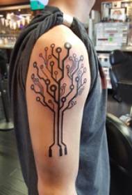 Tree tatuazh, krahu i djalit, fotografia e tatuazheve të pemëve 7175 @ krahu i tatuazhit të materialit për vajzën në fotografinë e zezë të tatuazhit me lule blu ylli të zi
