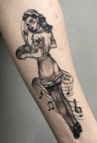 Дјевојка лик тетоважа узорак дјевојка дјевојка црна сива дјевојка лик тетоважа слика