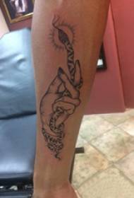 Rankos tatuiruotės medžiaga, vyro rankos, rankos ir gyvatės tatuiruotės paveikslėlis