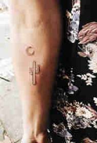 Kaktus tatuering pojkes arm på månen och kaktus tatuering bild