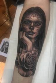 Lámh tattoo pictiúr lámh cailín ar pictiúr tattoo agus carachtar tattoo