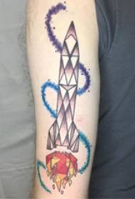 Raketa tetovaža ilustracija djevojka ruku geometrijska i raketa tetovaža slika