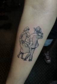 简易纹身素描 男生手臂上黑色的人物纹身图片