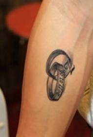 Тетоважа на тетоважа со рака