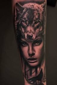 Arm tatuointi materiaali tyttö susi pään ja hahmon tatuointi kuva