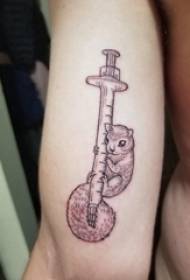 Male ruke životinja tetovaža ruku na sliku crne vjeverice tetovaže