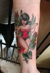 Karakter portret djevojka tetovaža portret na uzorak boje portreta tetovaža