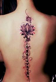 naisten selkä kaunis muotokuvioyhdistelmä sanskritin tatuointi
