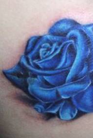 ຮູບແບບສັກຢາສັກກຸຫລາບ Rose: Back Color Blue Rose Tattoo Pattern