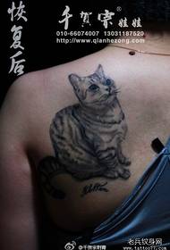 Girls back fashion cute cat tattoo pattern