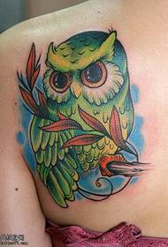 Back colored owl tattoo pattern