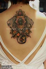 Kolor pleców kobiety jak tatuaż tatuaż