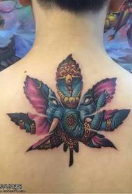 Nugaros spalvos kanapių lapų dramblio dievo tatuiruotės modelis