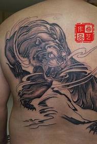boys back a domineering tiger tattoo picture