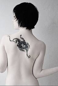 Charming sexy beauty back maganda ang larawan ng tattoo ng Mata