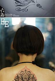 modello di tatuaggio tatuaggio pungiglione posteriore
