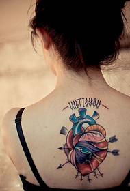 bellesa a l'esquena personalitat del cor ull imatge del tatuatge