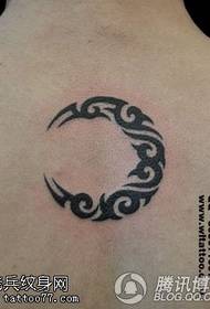 Motif de tatouage totem lune de la personnalité arrière