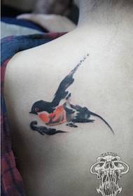 moteris atgal gražus pop rašalas mažai nuryti tatuiruotė paveikslėlį