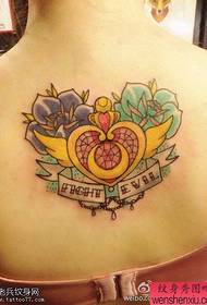 Татуювання на спині кольорів жінок поділяють татуювання