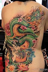 Patrón de tatuaje de dragón para atrás de moda super guapo