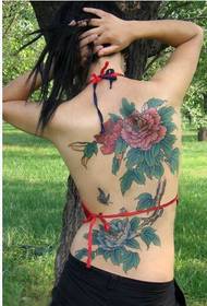 फॅशन मुलगी परत सुंदर दिसणारी मोठी फ्लॉवर टॅटू नमुना चित्र