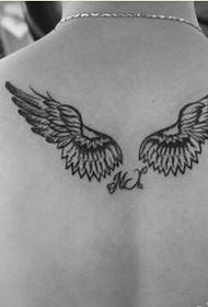 лична мода назад убави крилја тетоважа шема на слика