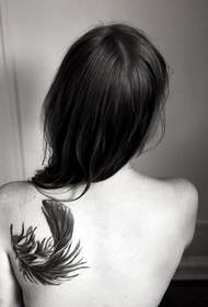 sexy beauty back feather tattoo nga litrato sa litrato