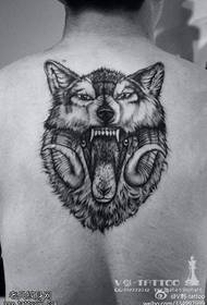 兇猛的狼頭羚羊頭紋身圖案