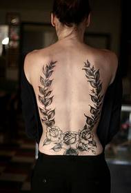 性感女性背部唯美好看的黑白花朵纹身