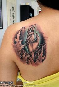 Schlanke Jade Hand Tattoo Muster