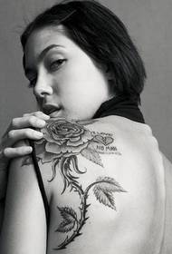 Beauty back personality rose black and white tattoo