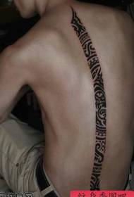 Mooi klassiek back-totem tattoo-patroon