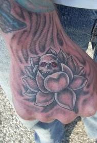 Ibalik ang grey lotus na may pattern ng tattoo ng bungo
