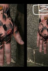 Handback panda kulay ilustrasyon ng estilo ng tattoo ng tattoo