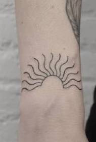 Νεροτσουλήθρα τατουάζ: ένα σύνολο απλών μαύρων νυχιών τατουάζ εικόνες του χεριού