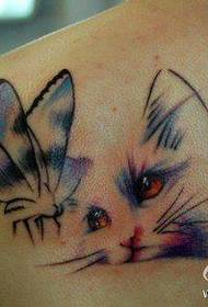 Popularni uzorci tetovaže pop mačke i leptira na leđima